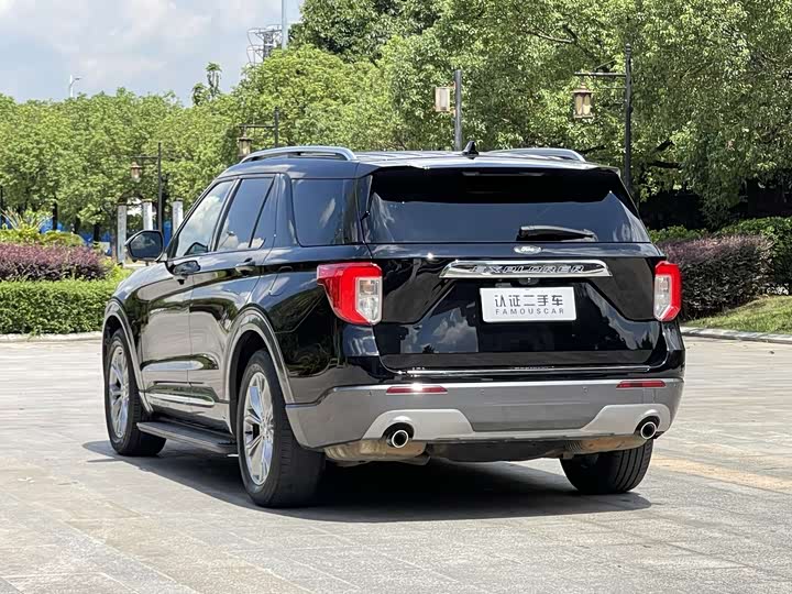 Фото 7 - Ford Explorer