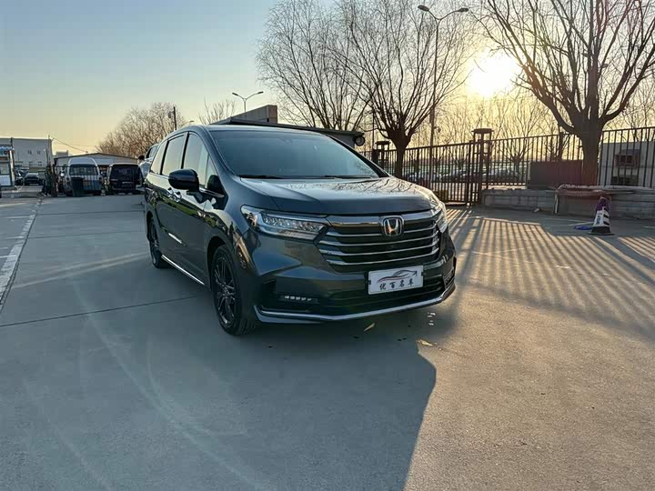 Фото 3 - Honda Odyssey