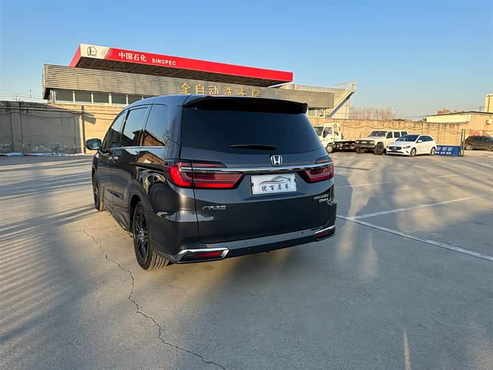 Фото 4 - Honda Odyssey