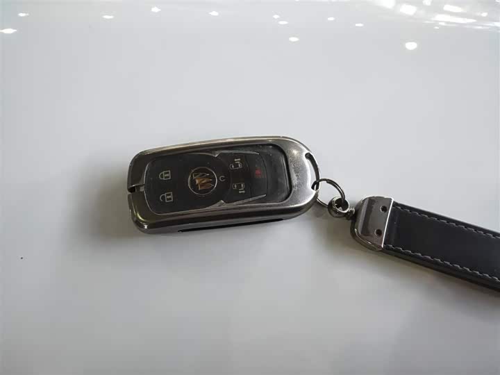 Фото 9 - Buick GL8 ES