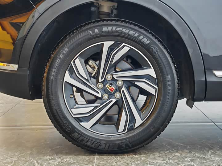 Фото 9 - Hongqi HS5