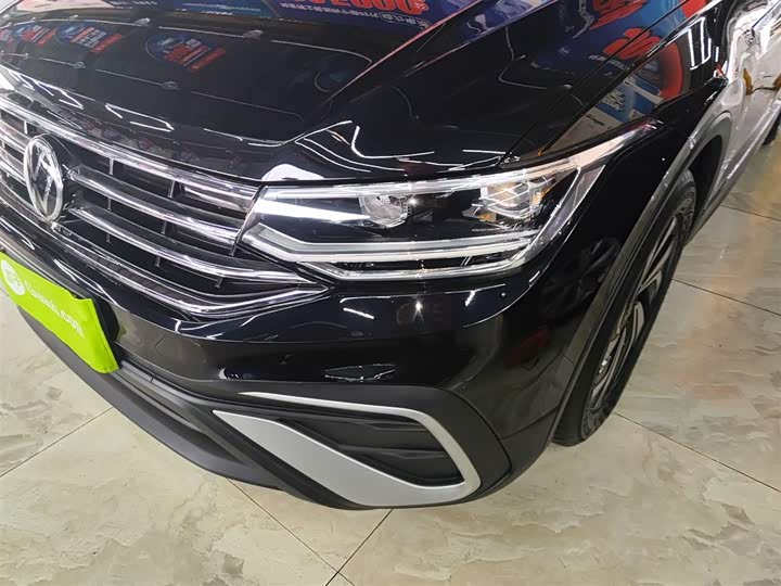 Фото 7 - Volkswagen Tiguan L Pro