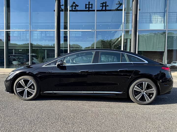 Фото 7 - Mercedes-Benz EQE