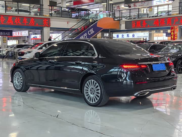 Фото 7 - Mercedes-Benz E-Class