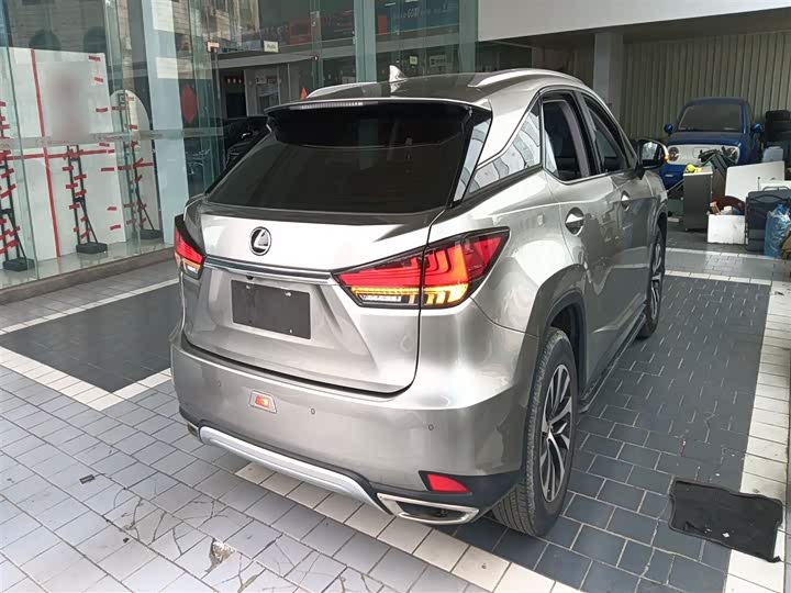 Фото 7 - Lexus RX