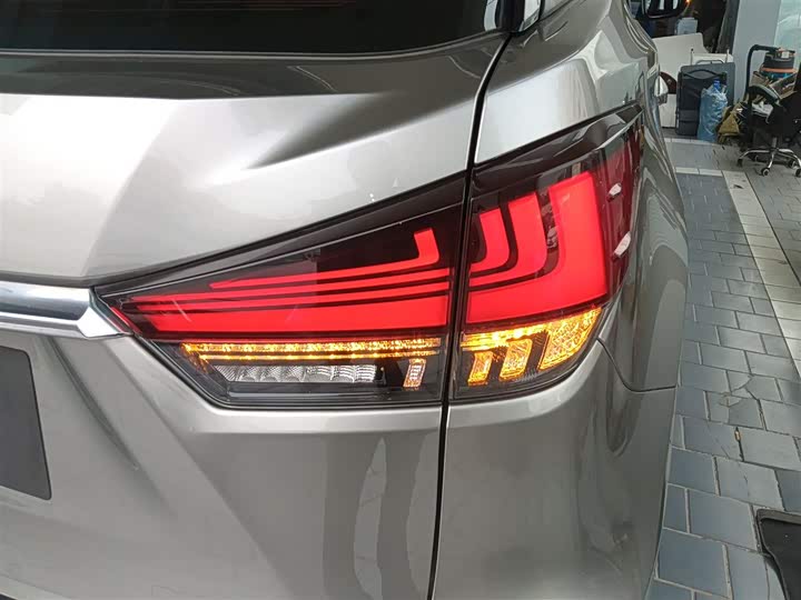 Фото 8 - Lexus RX