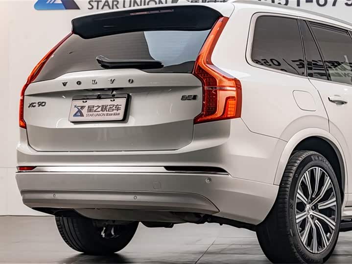 Фото 8 - Volvo XC90