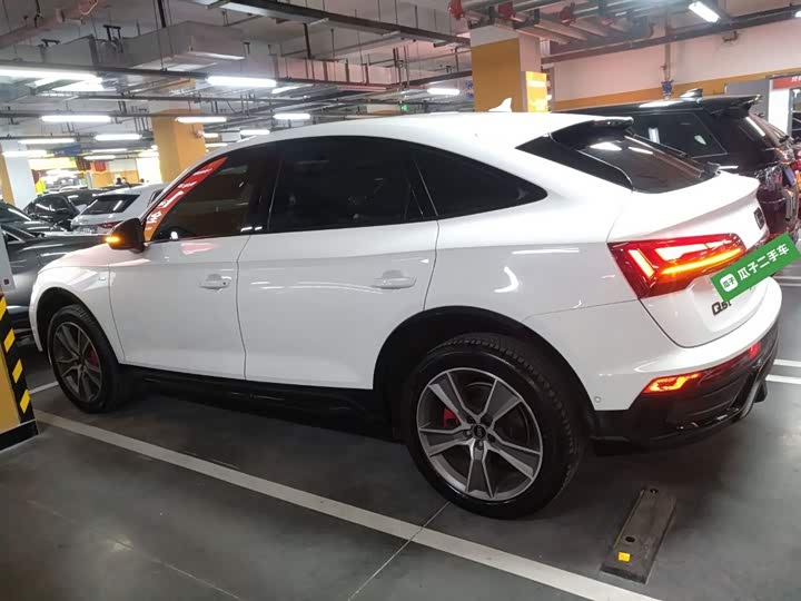Фото 5 - Audi Q5L Sportback