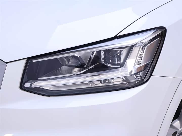 Фото 4 - Audi Q2L