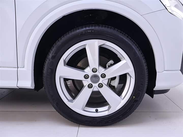 Фото 6 - Audi Q2L