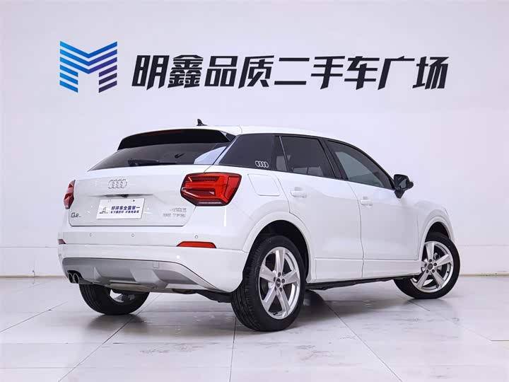 Фото 7 - Audi Q2L