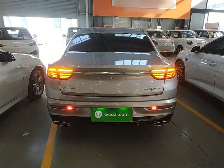 Фото 6 - Geely Preface