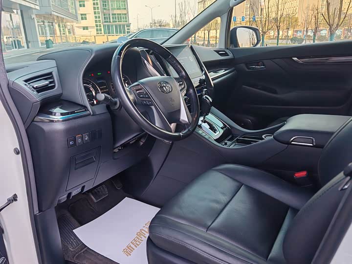 Фото 8 - Toyota Vellfire