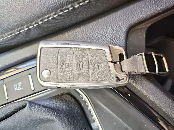 Фото 9 - Volkswagen Tiguan L Pro