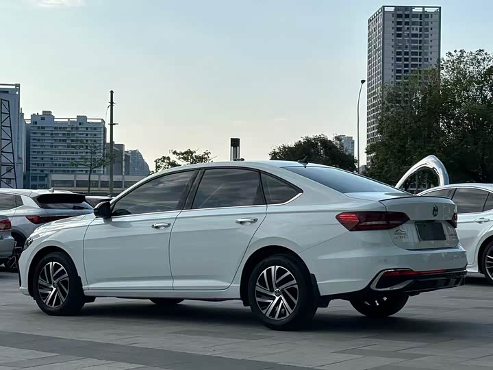 Фото 5 - Volkswagen Lavida