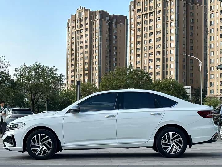 Фото 7 - Volkswagen Lavida