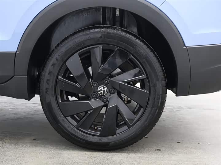 Фото 9 - Volkswagen Tharu