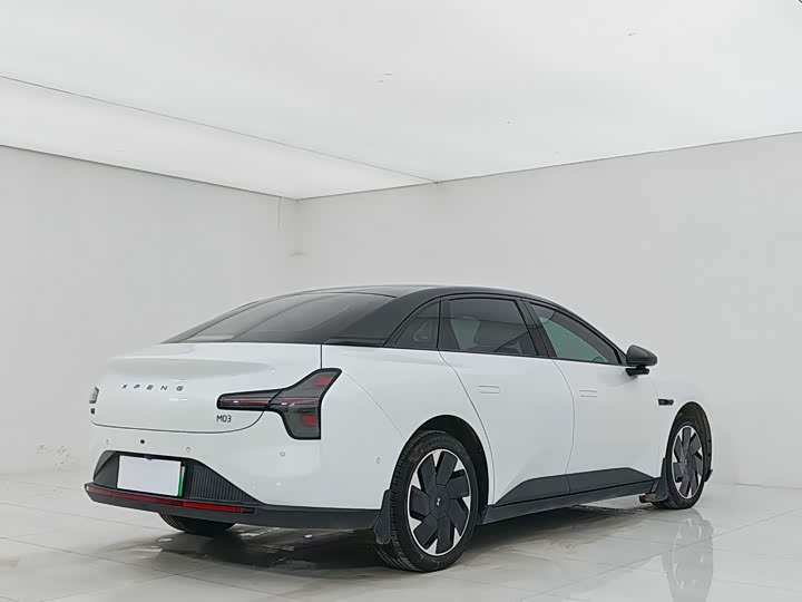 Фото 6 - XPeng Mona M03