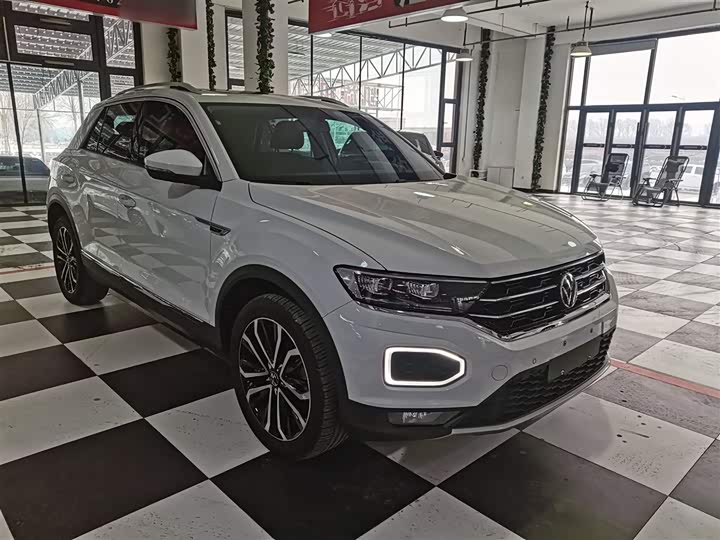 Фото 8 - Volkswagen T-Roc