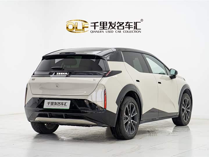 Фото 5 - Zeekr X