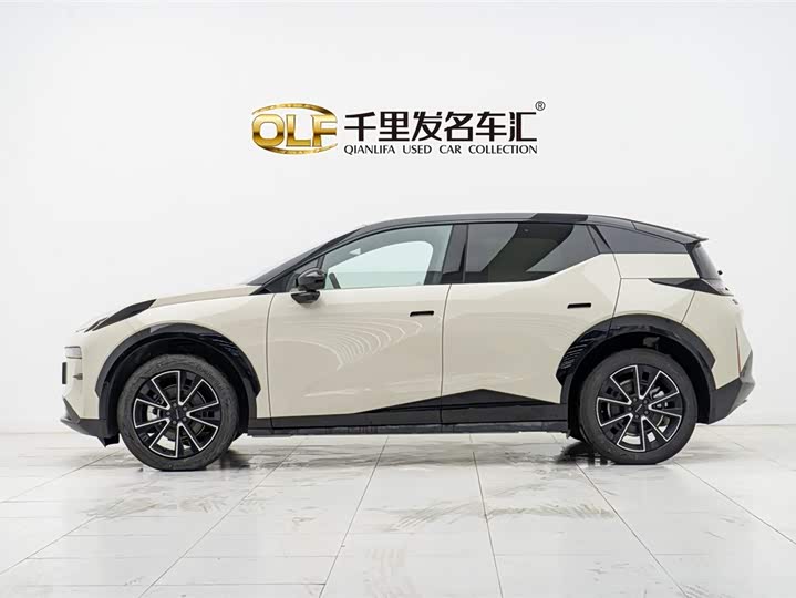 Фото 6 - Zeekr X