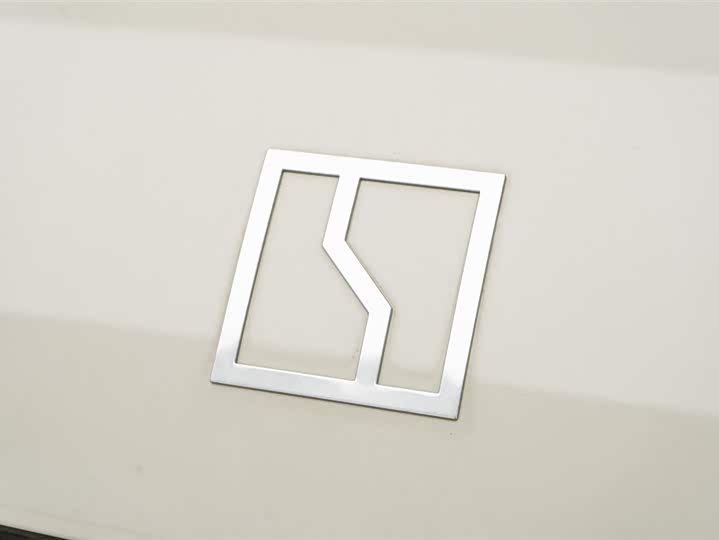 Фото 9 - Zeekr X