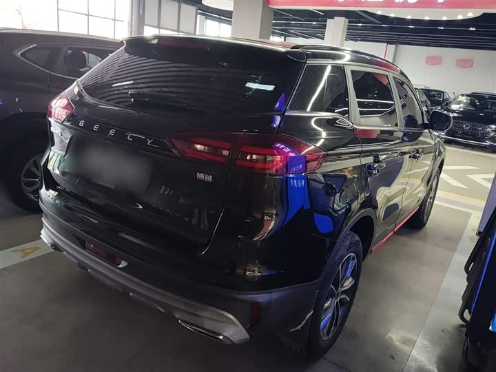 Фото 7 - Geely Atlas