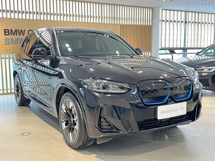 Фото 2 - BMW iX3