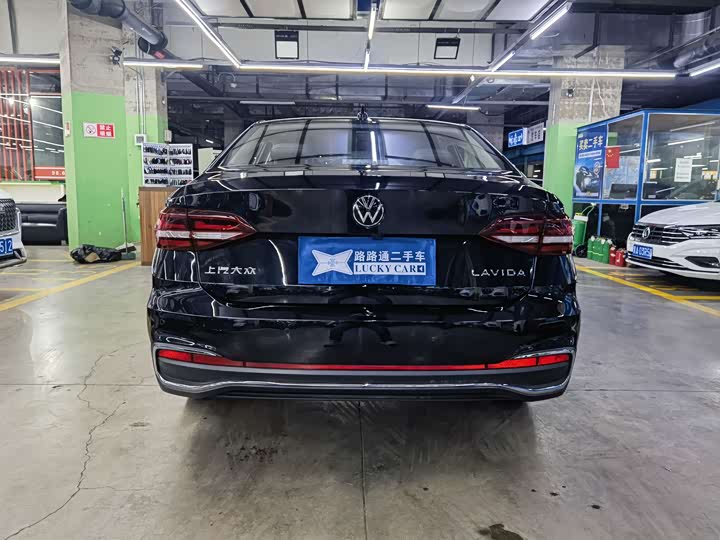 Фото 5 - Volkswagen Lavida