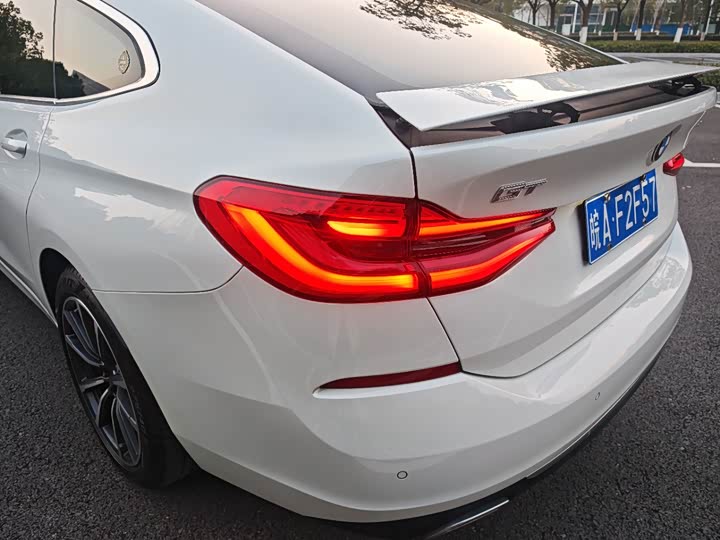 Фото 8 - BMW 6 Series GT