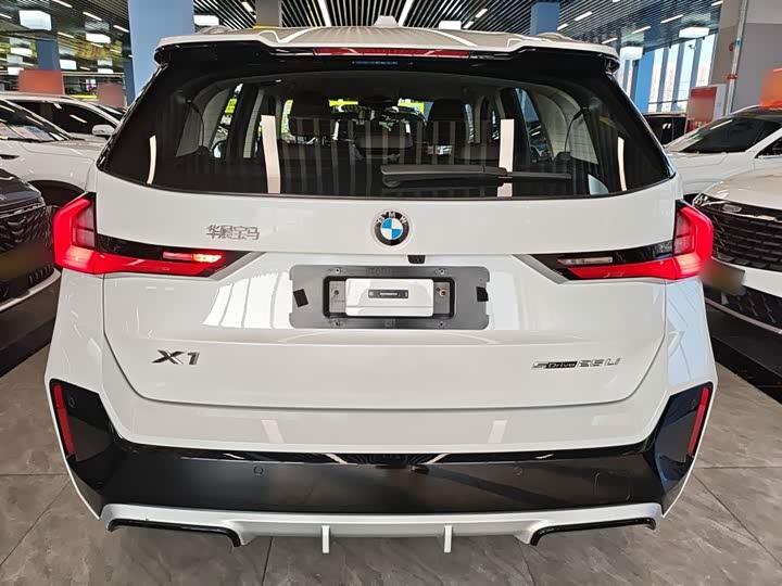 Фото 6 - BMW X1