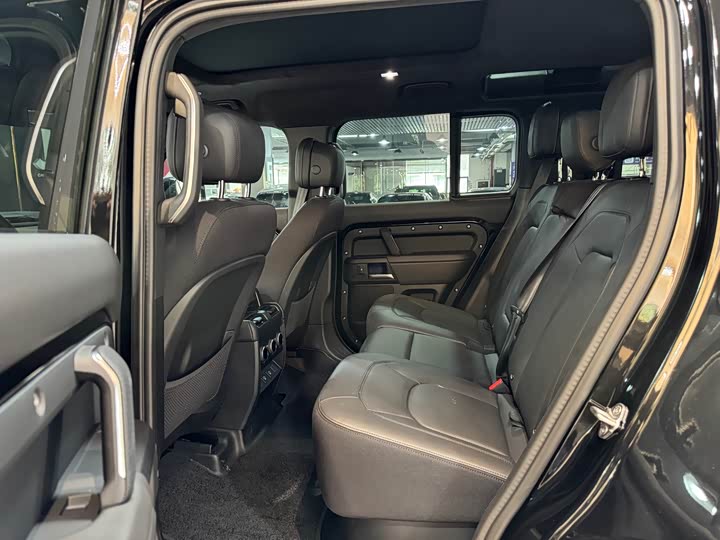 Фото 8 - Land Rover Defender