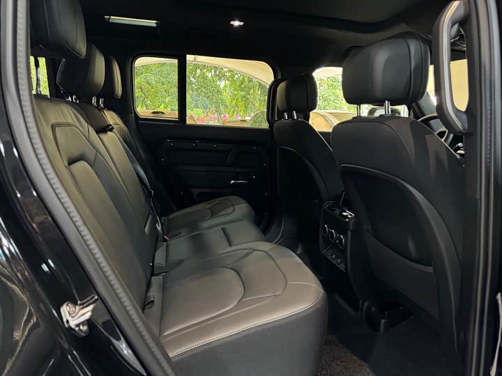 Фото 9 - Land Rover Defender