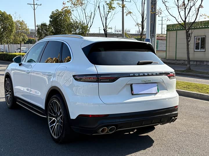 Фото 9 - Porsche Cayenne Hybrid