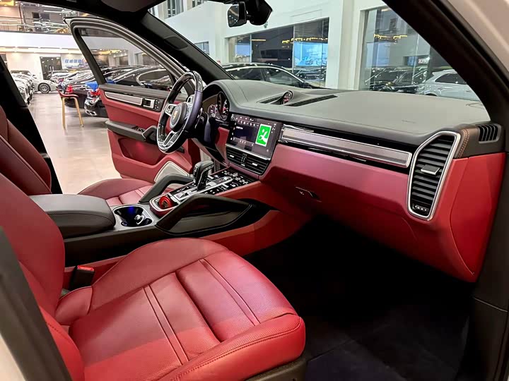 Фото 8 - Porsche Cayenne