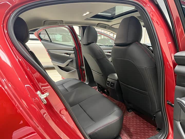 Фото 9 - Mazda 3 (Axela)