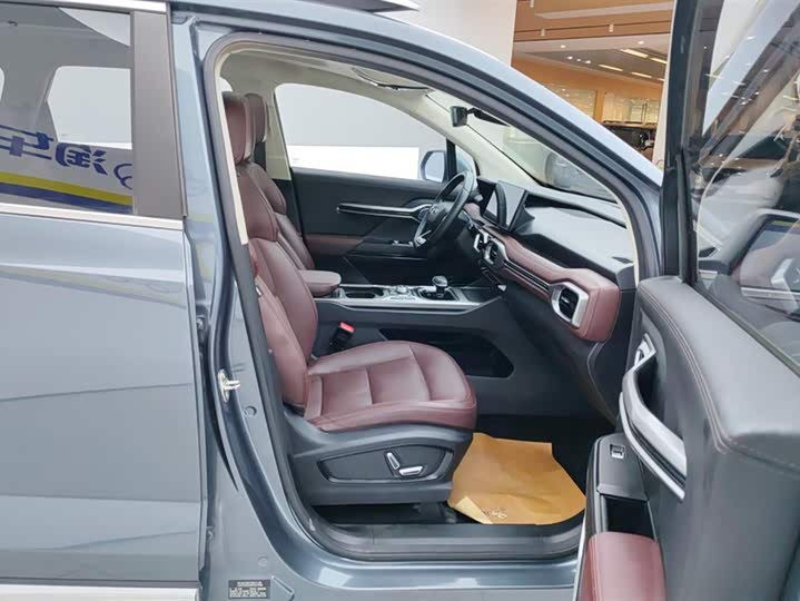 Фото 8 - Geely Okavango