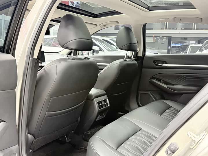 Фото 4 - Nissan Teana