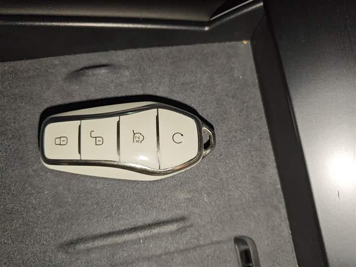 Фото 9 - BYD Qin L