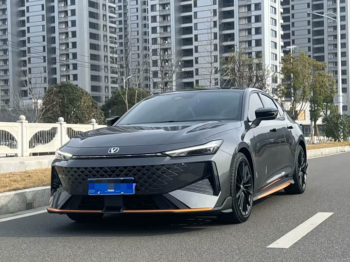 Фото 1 - Changan UNI-V