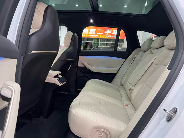 Фото 8 - Nio ES6