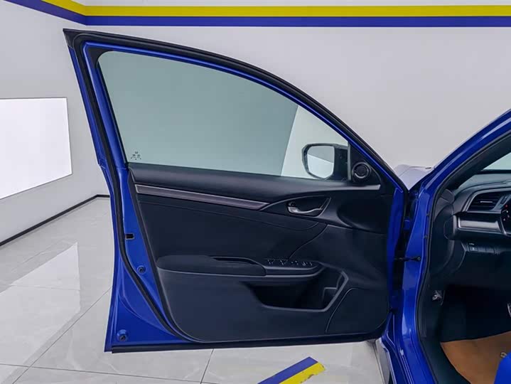 Фото 7 - Honda Civic