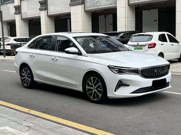 Фото 3 - Geely Emgrand