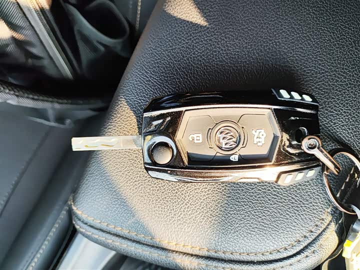 Фото 9 - Buick Verano