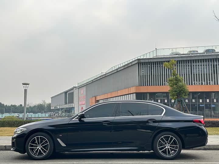 Фото 3 - BMW 5 Series