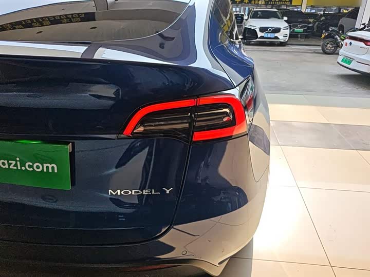 Фото 8 - Tesla Model Y