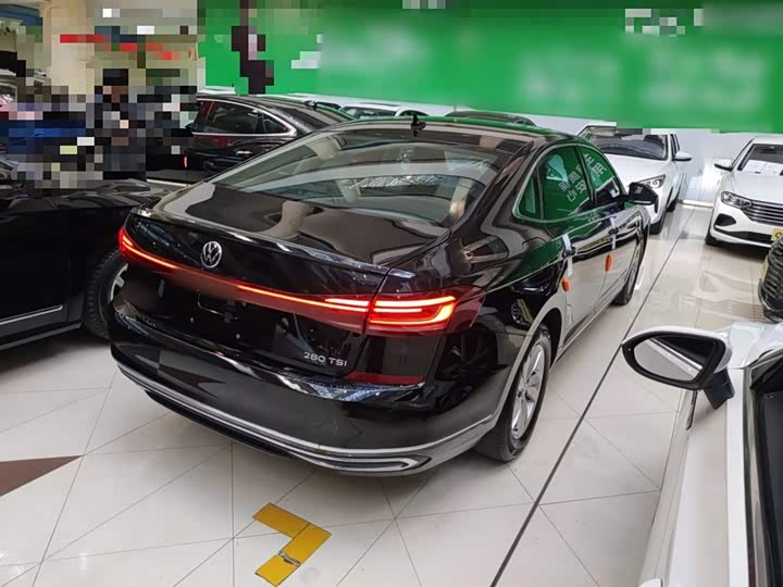 Фото 7 - Volkswagen Passat