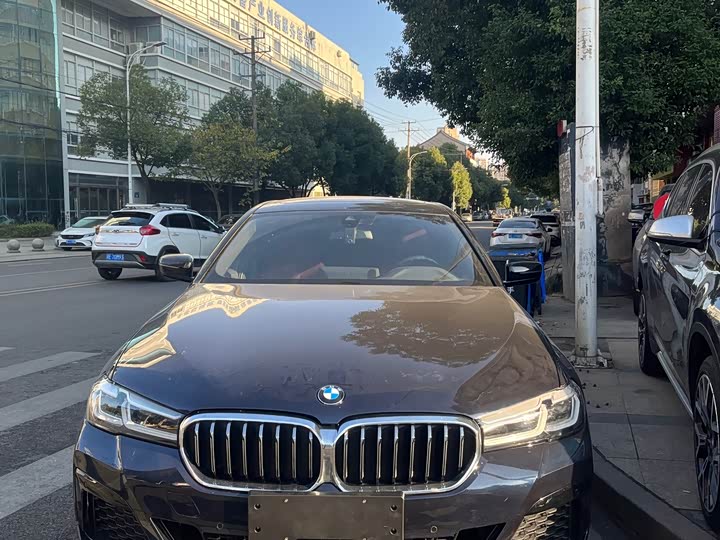 Фото 1 - BMW 5 Series