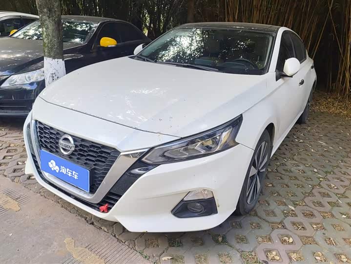 Фото 1 - Nissan Teana