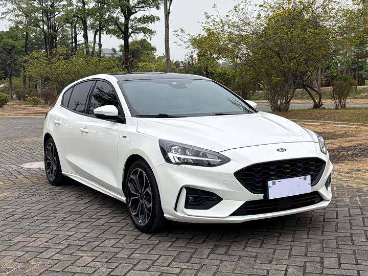 Фото 3 - Ford Focus